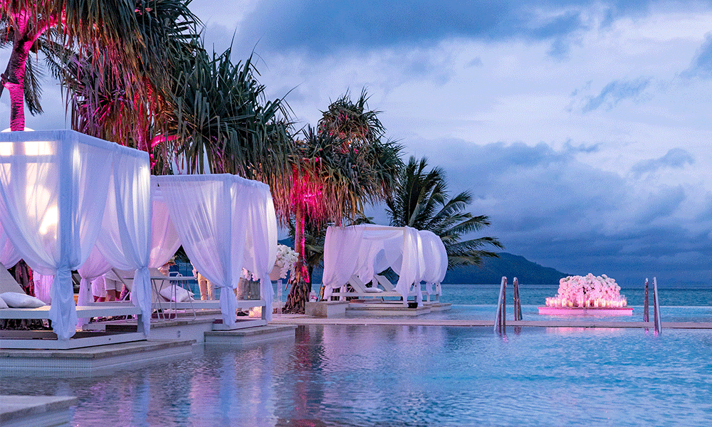 pool wedding decor