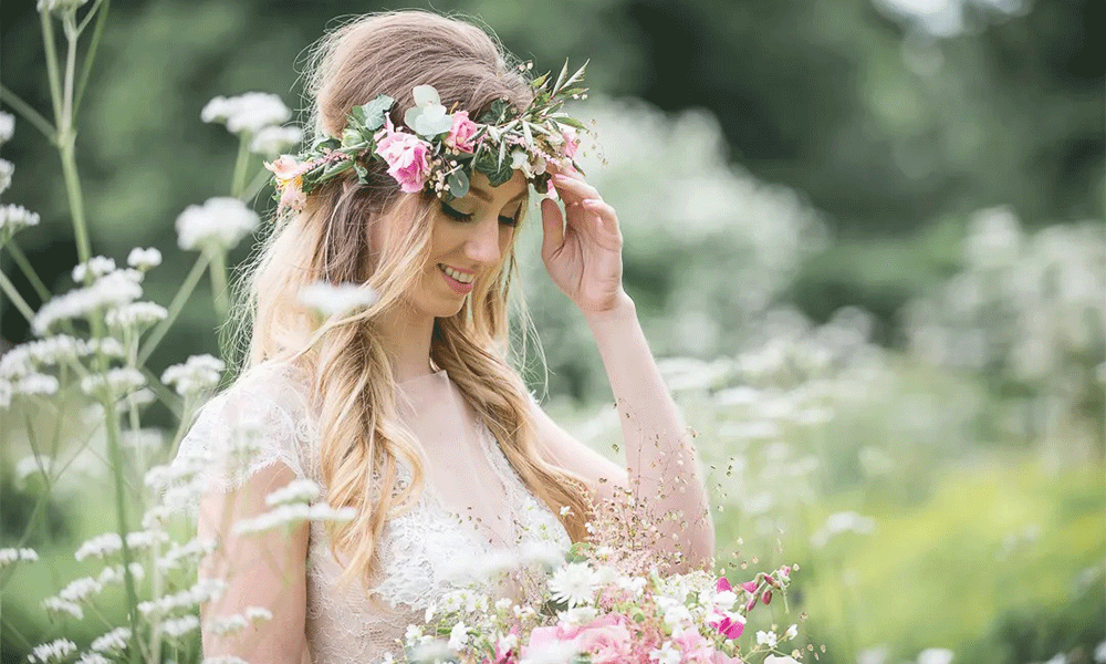 Summer Wedding Hairstyles Ideas For Modern Brides [2023 Guide]