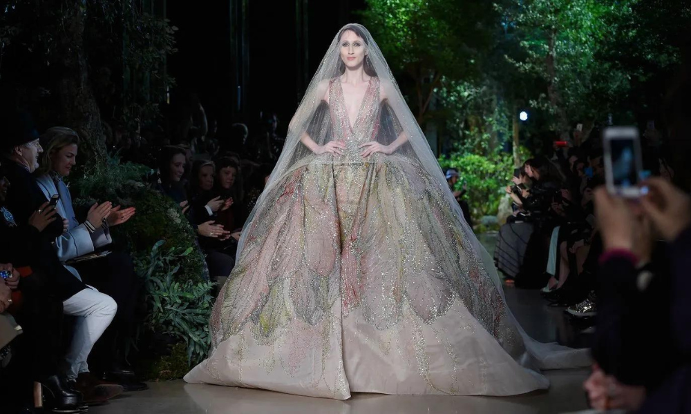 Chanel's Take on The Haute Couture Bride Just Gave Beach Weddings a Whole  New Look